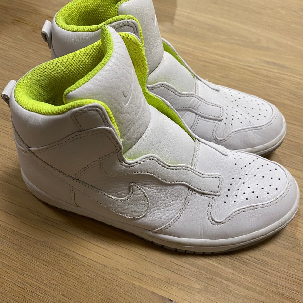 Sacai x NikeLab Dunk High Laceless Nikes